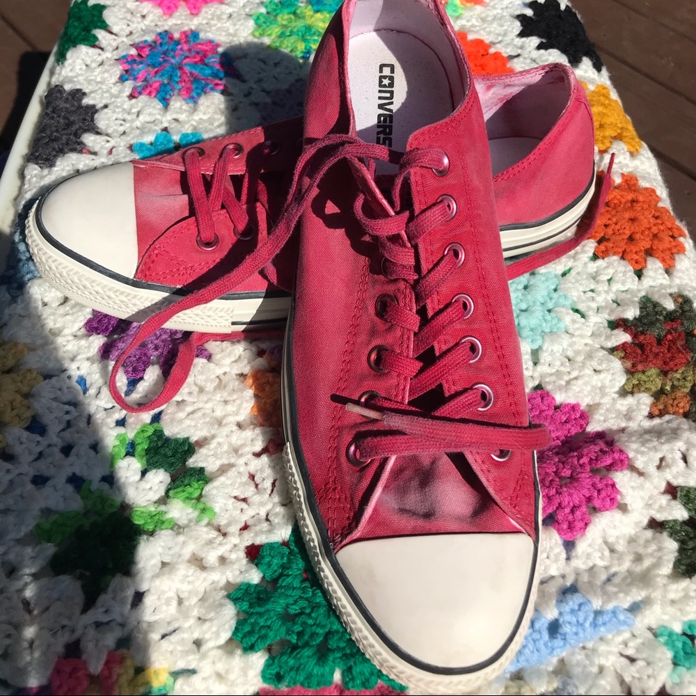 Faded red converse all star